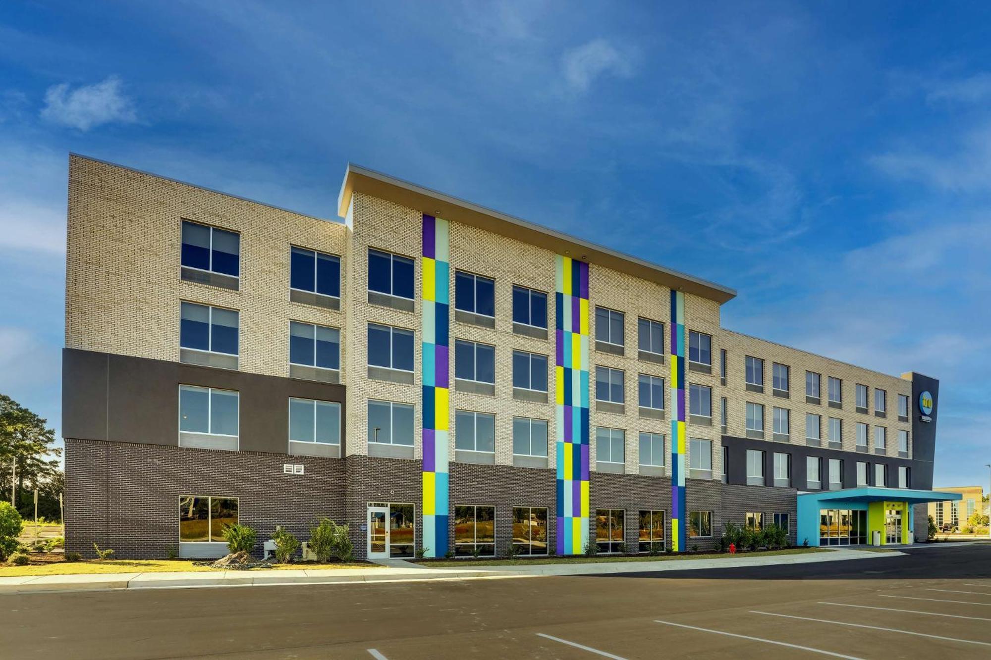 Tru By Hilton Leland Wilmington Hotel Exterior photo