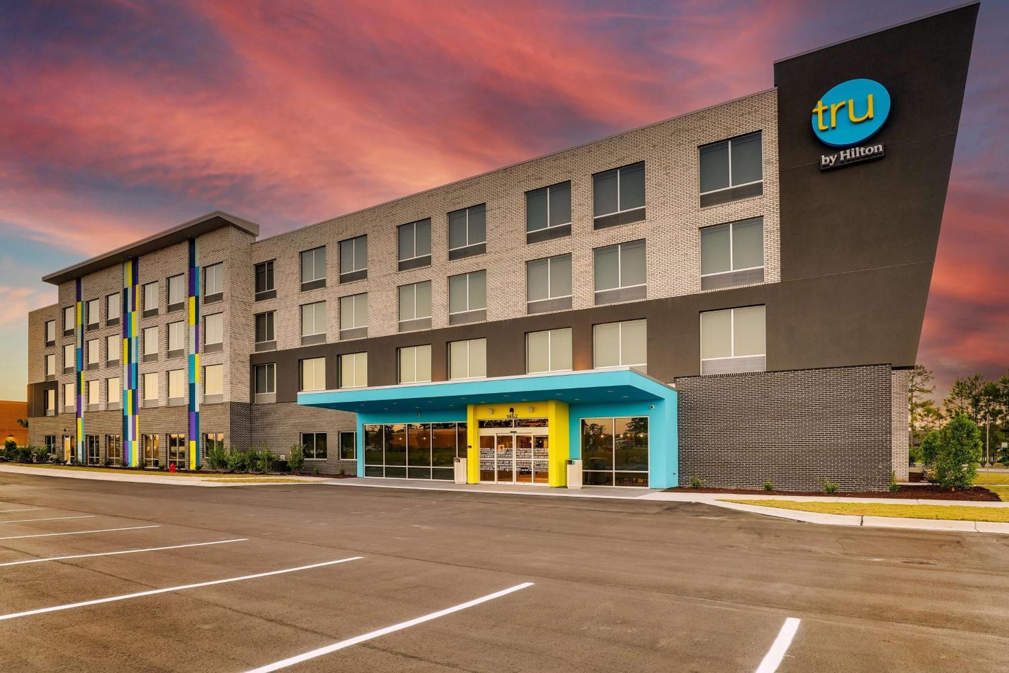 Tru By Hilton Leland Wilmington Hotel Exterior photo